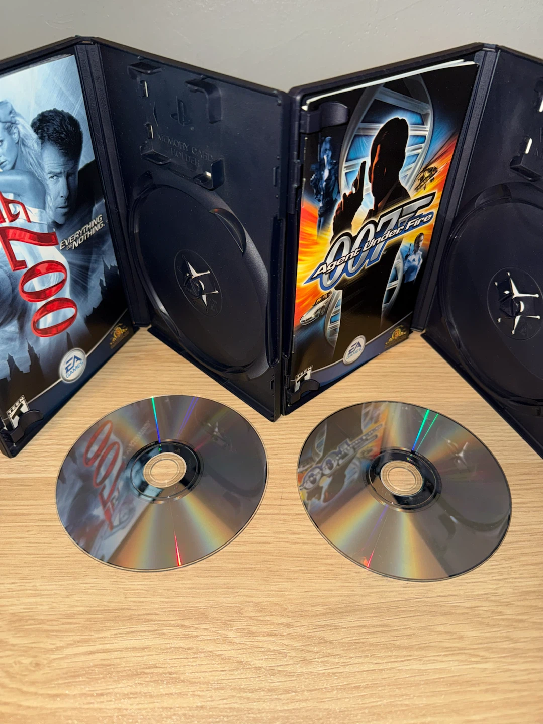 2 James Bond 007 PlayStation 2 Games - photo 3