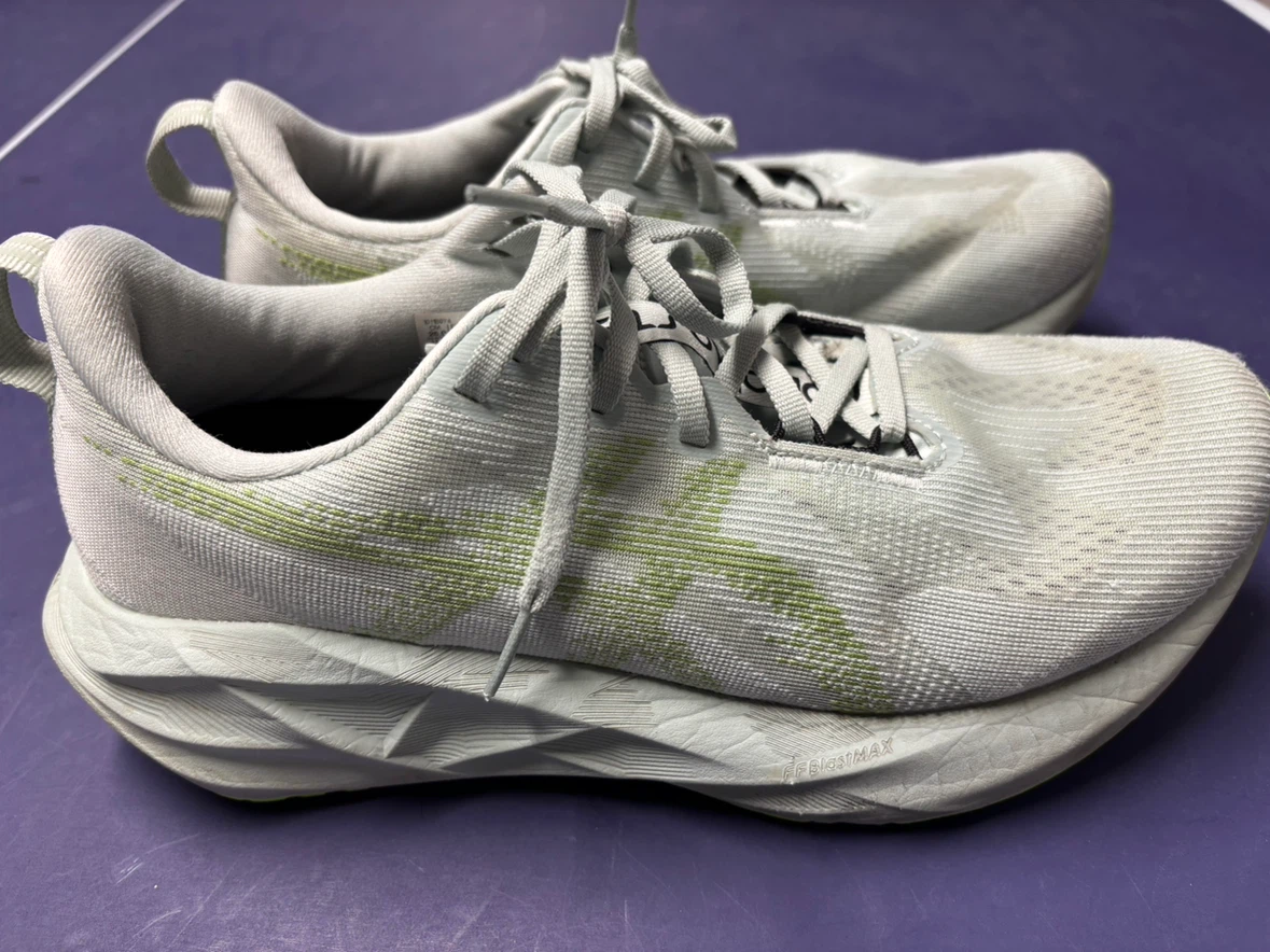Asics Novablast 5 M8/W9.5 Running Shoes