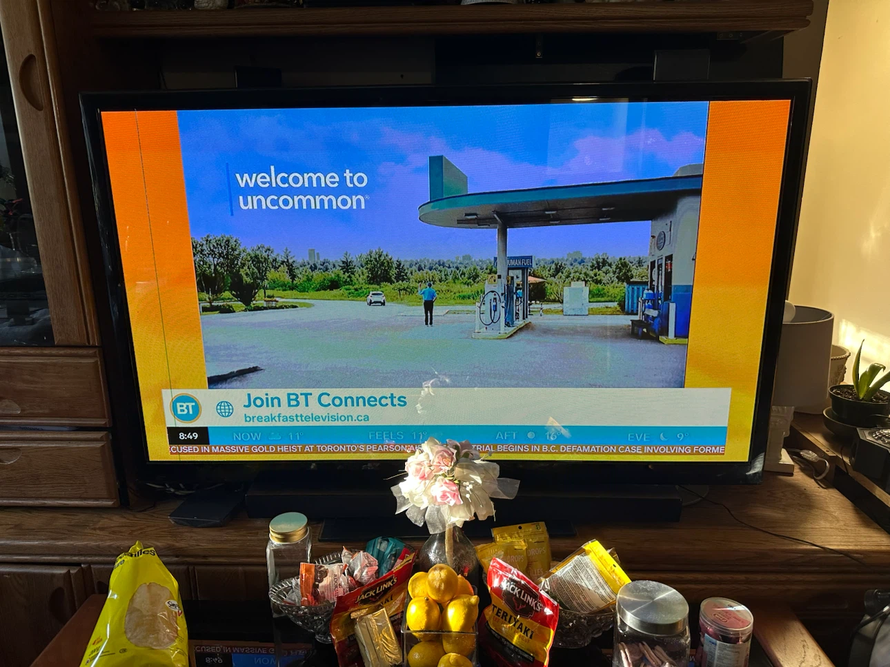 60” Samsung Television - photo 2