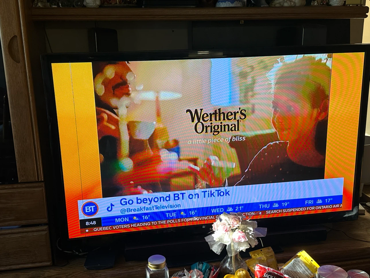 60” Samsung Television - photo 3