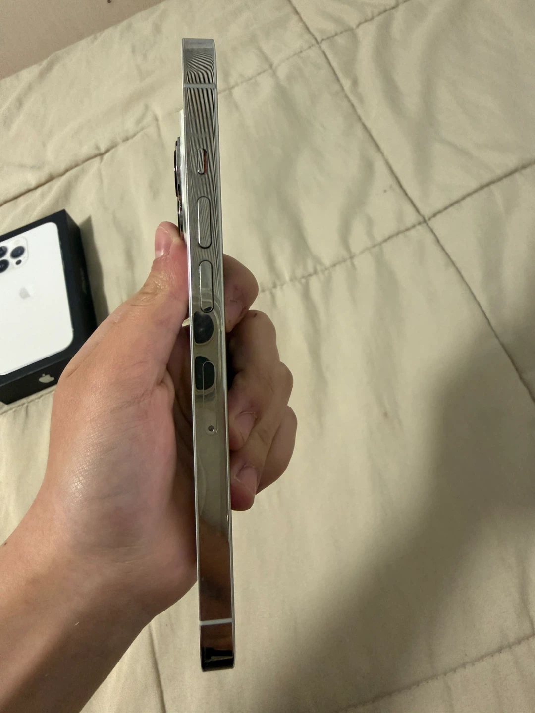 iPhone 13 Pro - photo 3