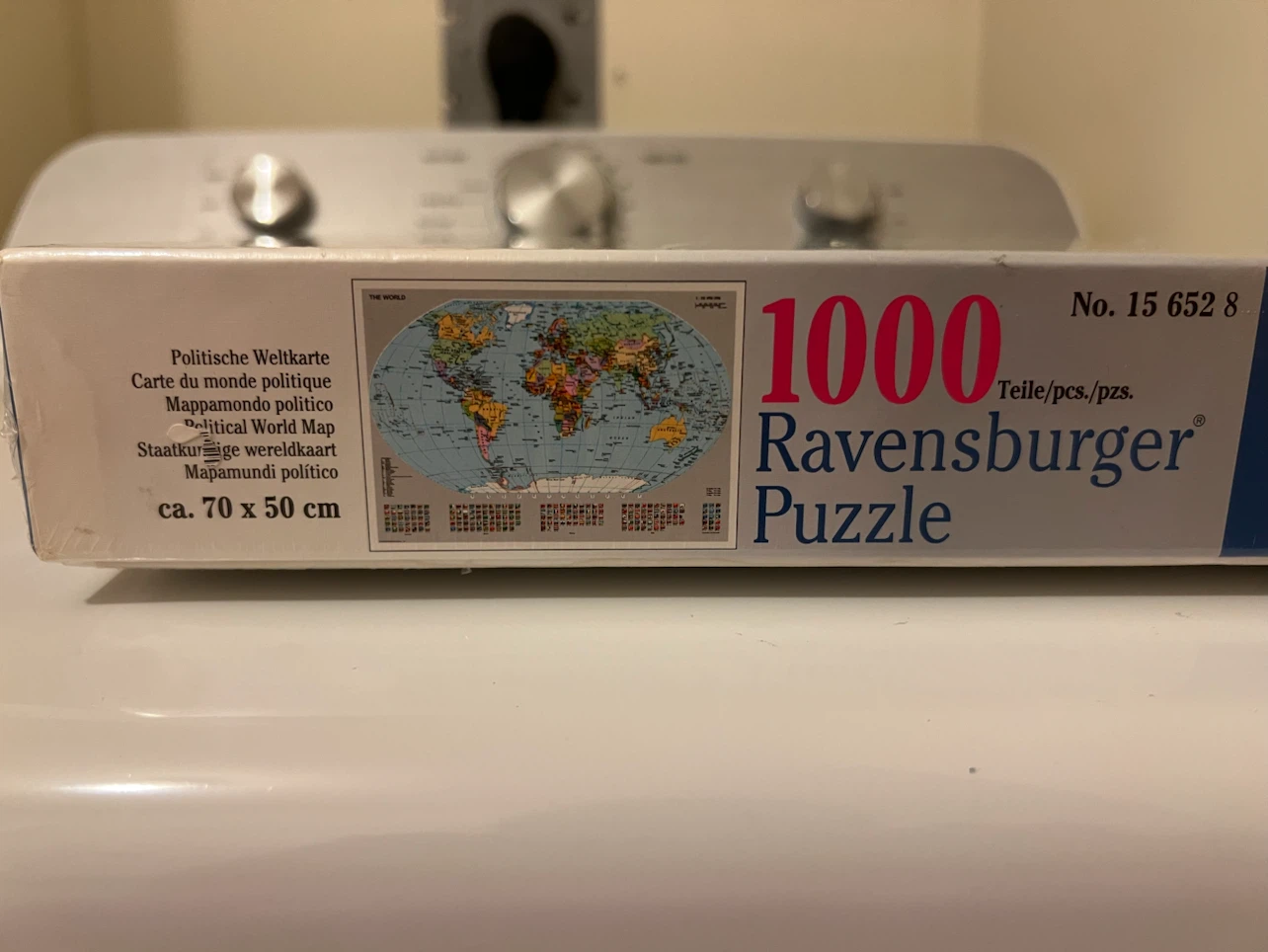 Ravensburger 1000-Piece Political World Map Puzzle - photo 2