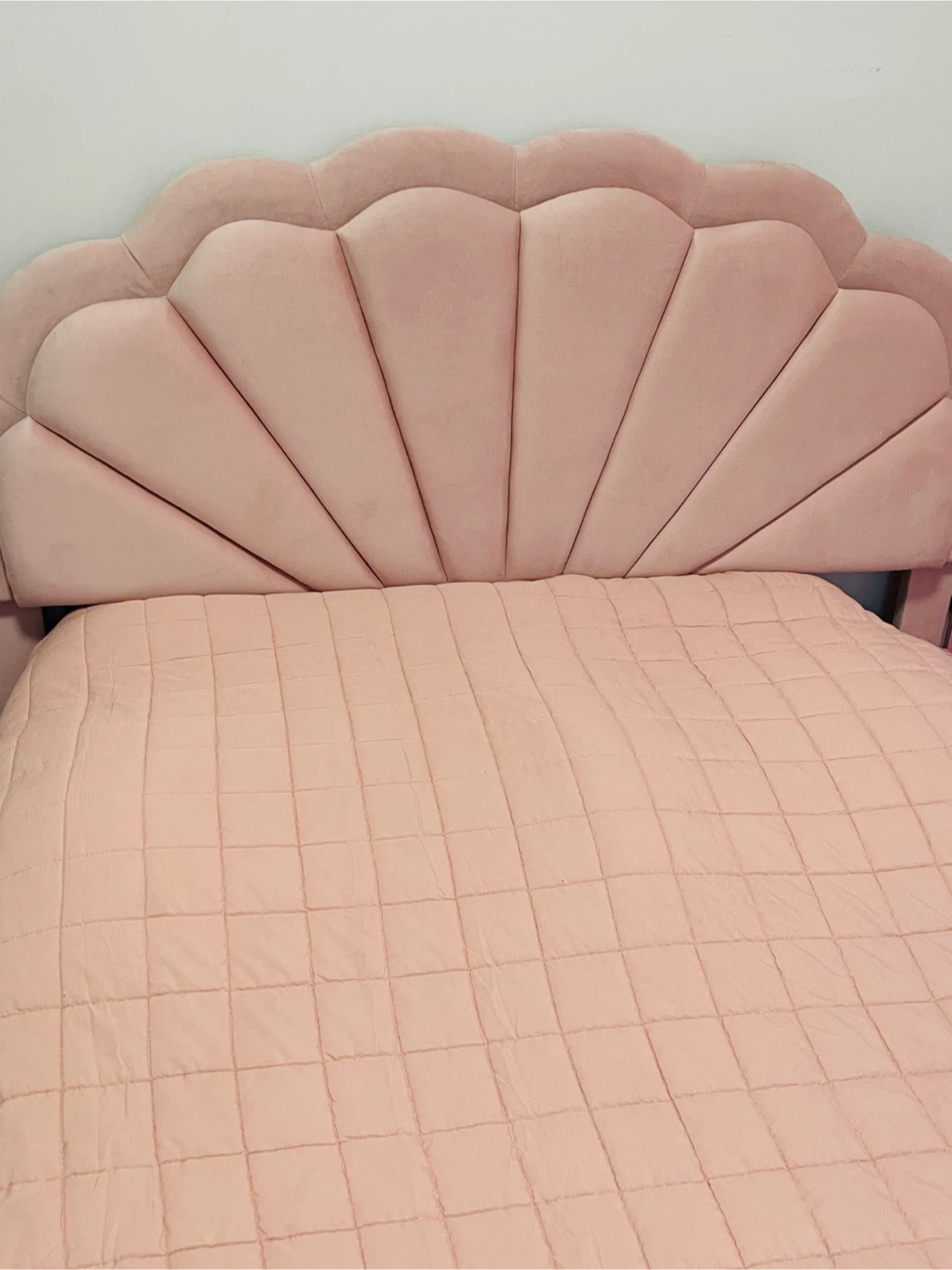 Pink Velvet Shell Headboard Bed Frame - photo 2