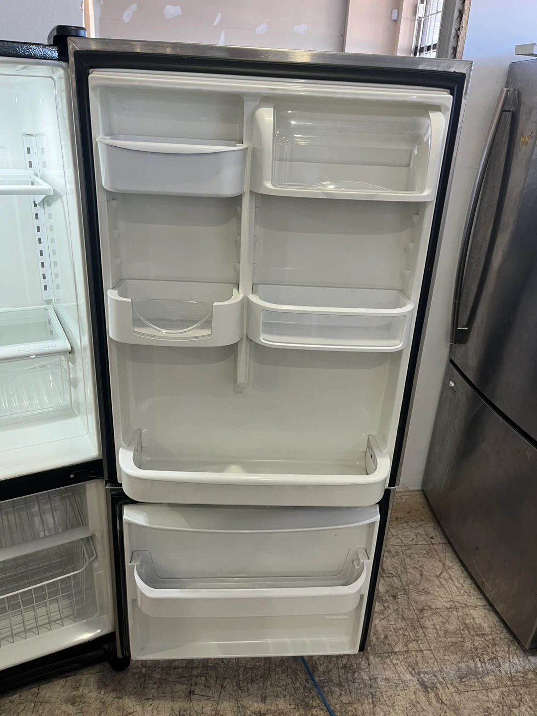 Maytag 30”Stainless Steel Bottom Freezer Fridge - photo 4