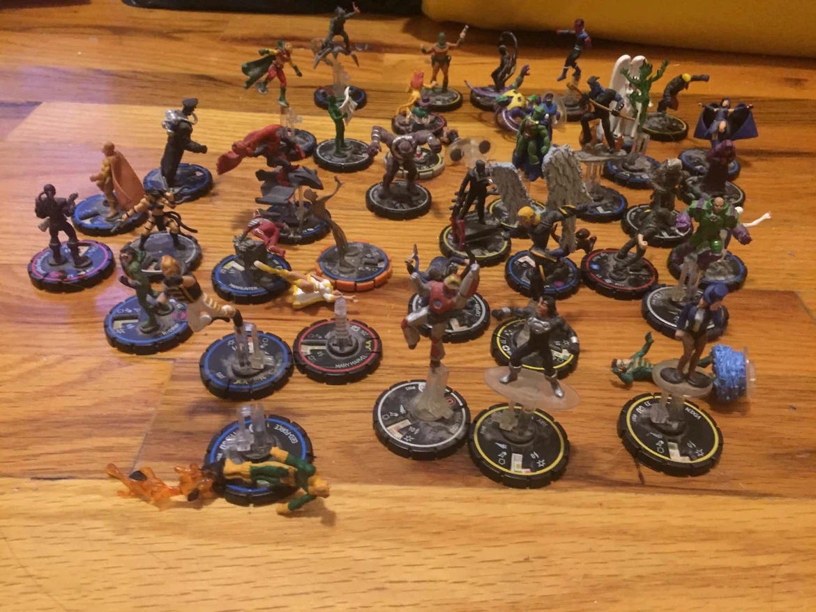 Large Collection of DC HeroClix Miniatures