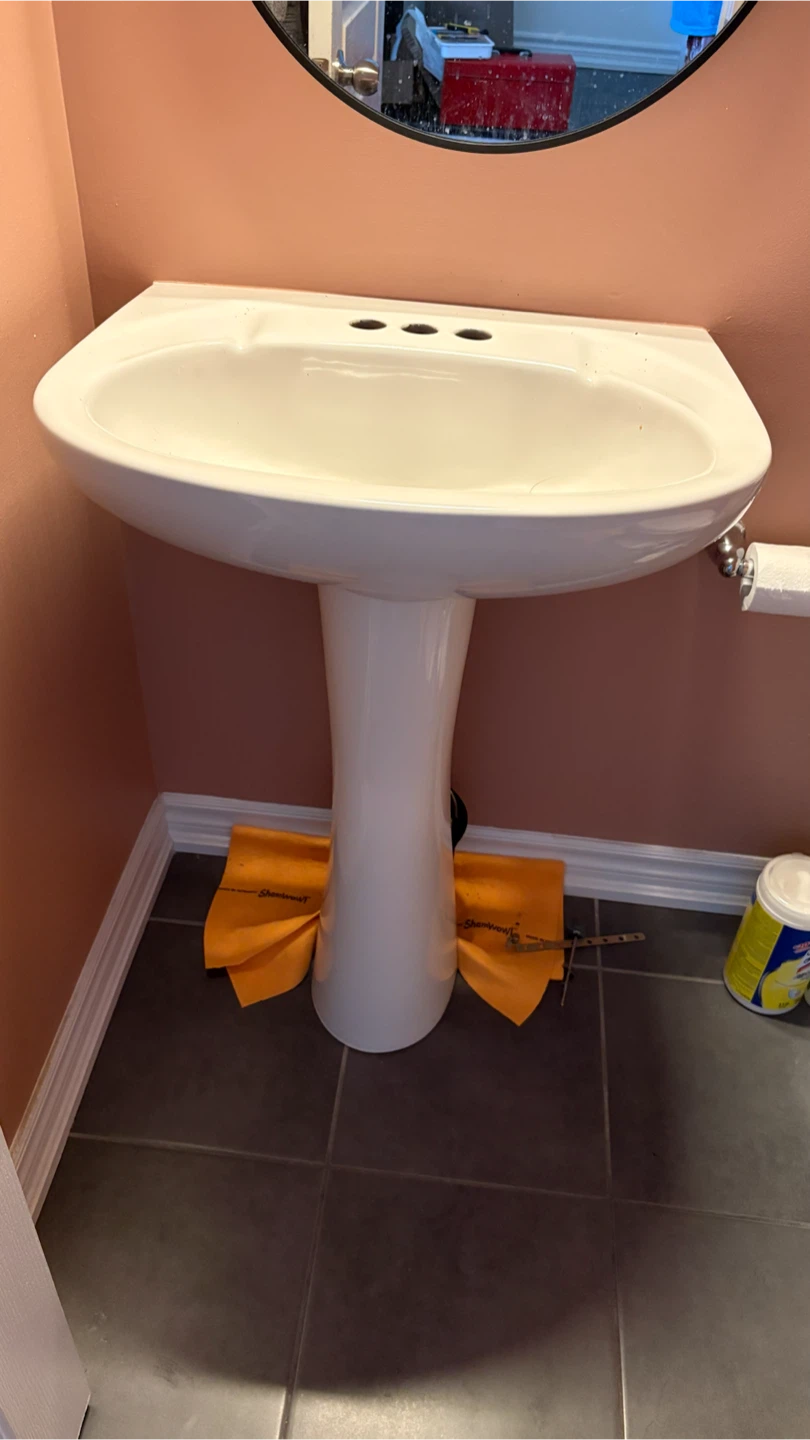 FREE - Pedestal Sink