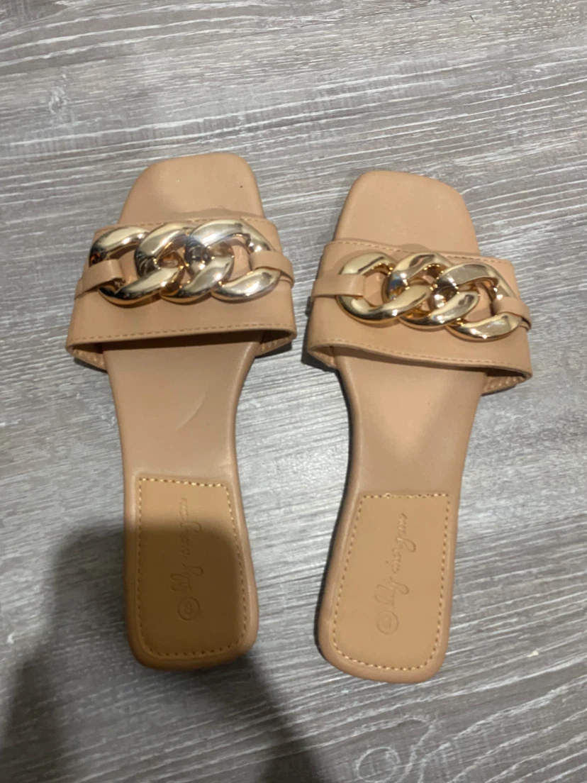 Lily and Joy Beige Chain Sandals Size 8