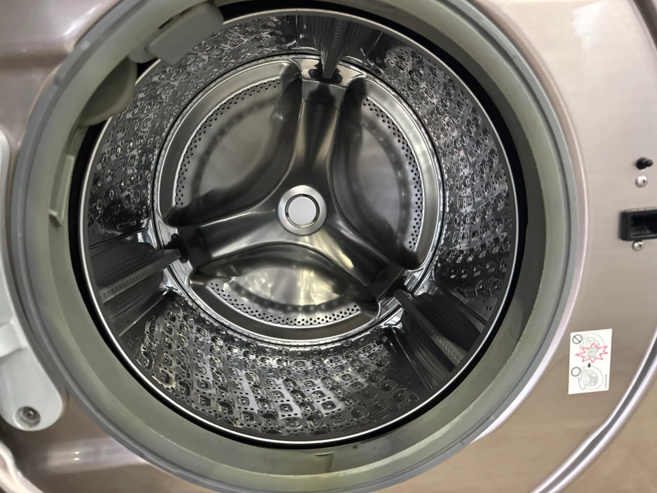 Samsung 30”  Front Load Washer - photo 3