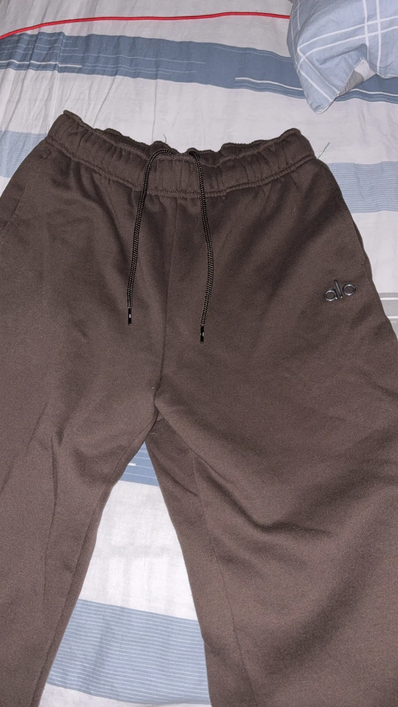 Alo Yoga Accolade Sweatpants Brown