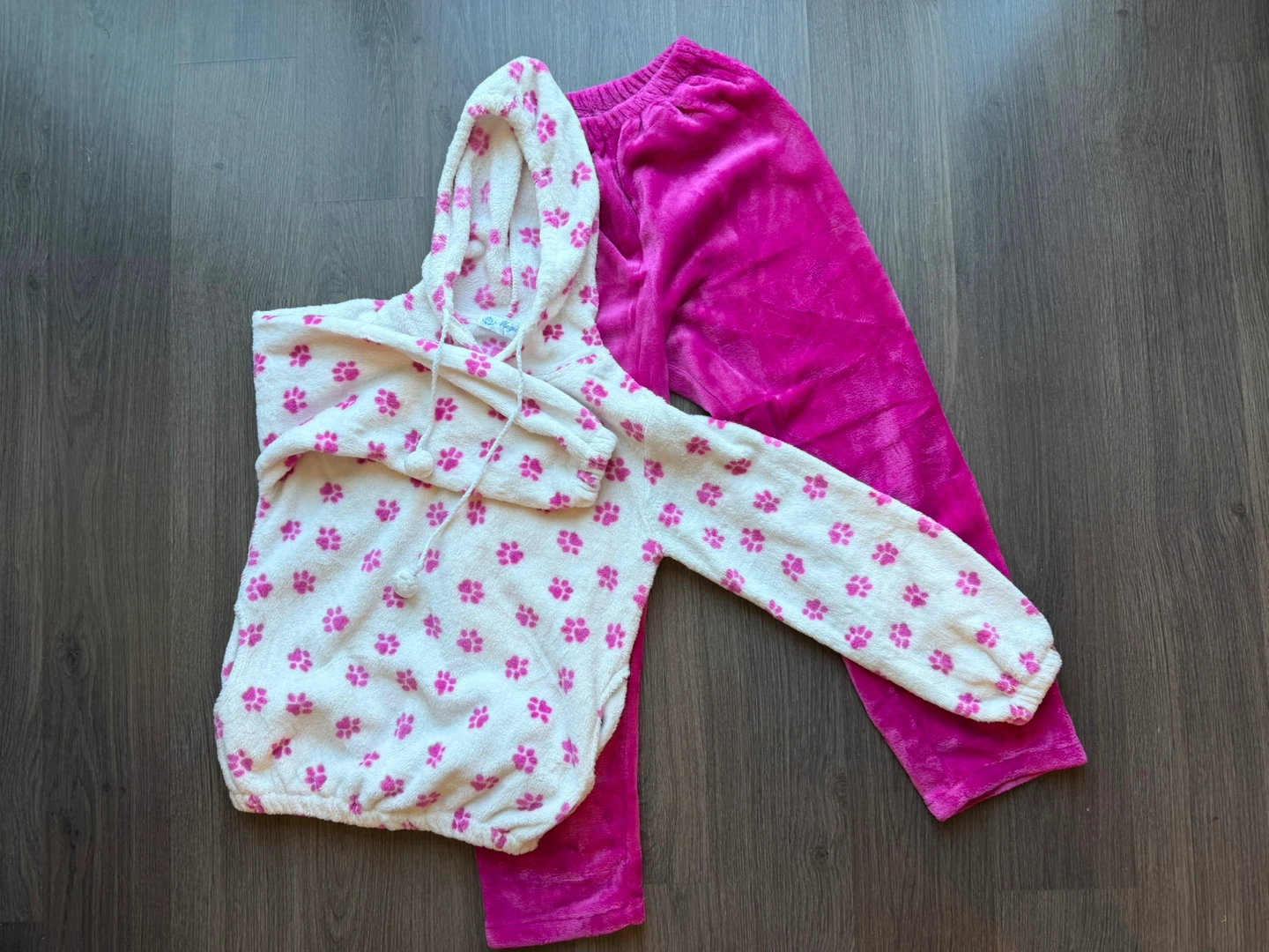 Plush Paw Print Lounge Set