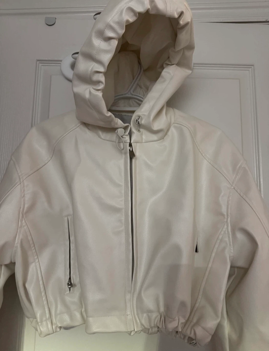 Khy Off-White Faux Leather Cropped Hoodie - photo 3