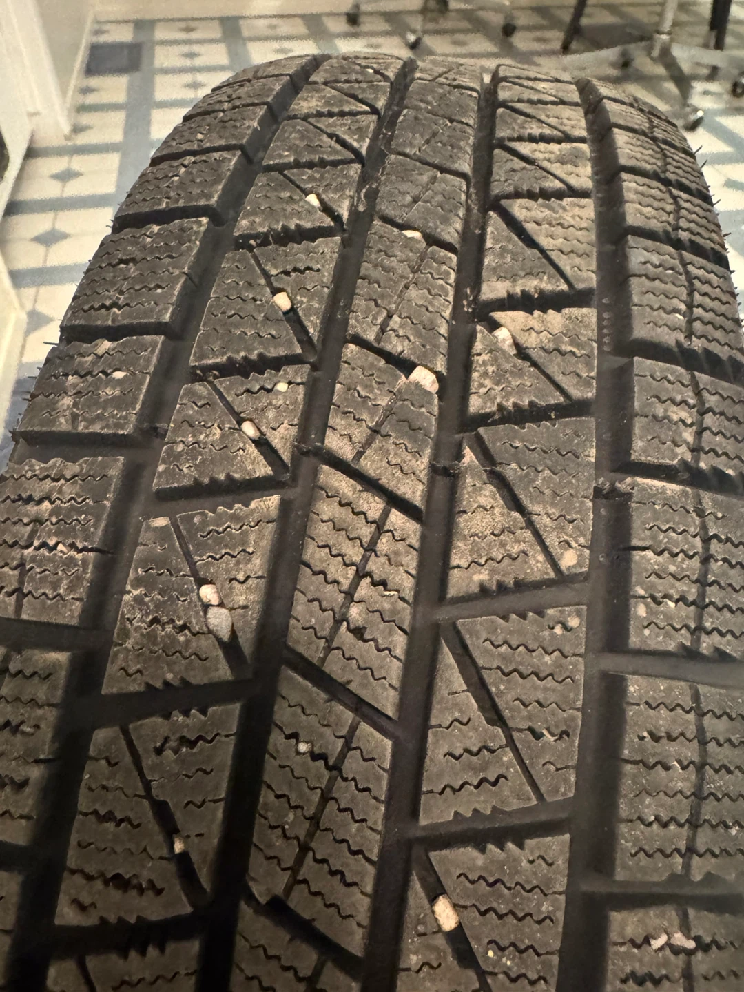 Set of 4 Royal Black Winter Tires 185/70R14 - photo 3