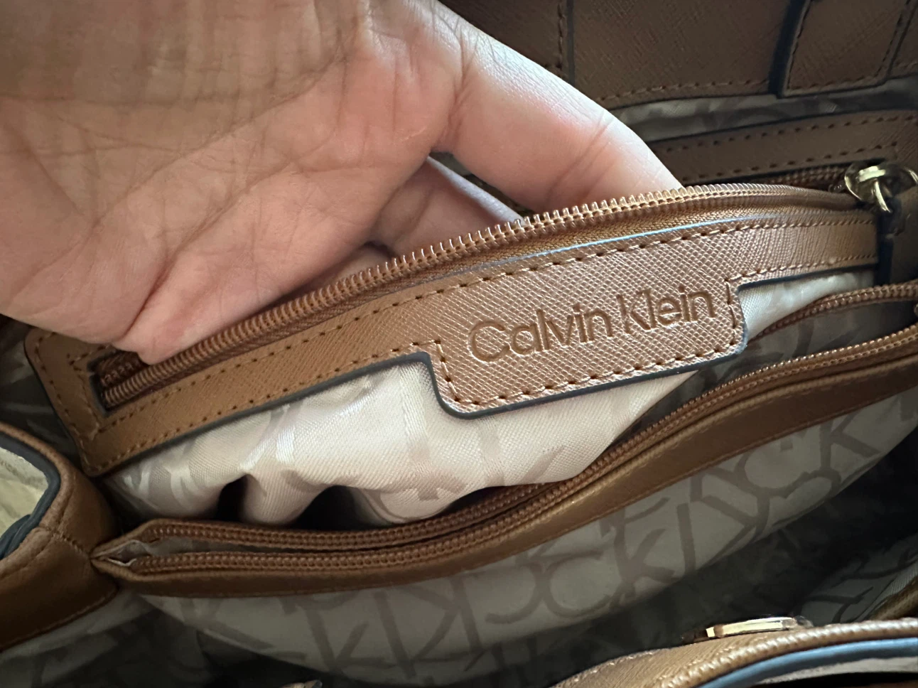 Calvin Klein Monogram Tote Bag - photo 4