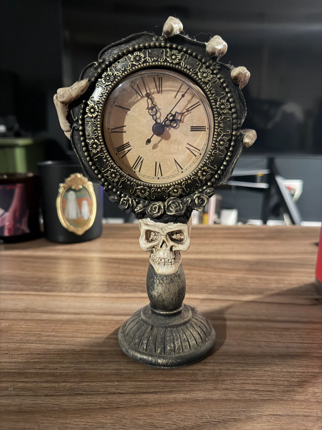 Ashland Halloween Skull Tabletop Clock