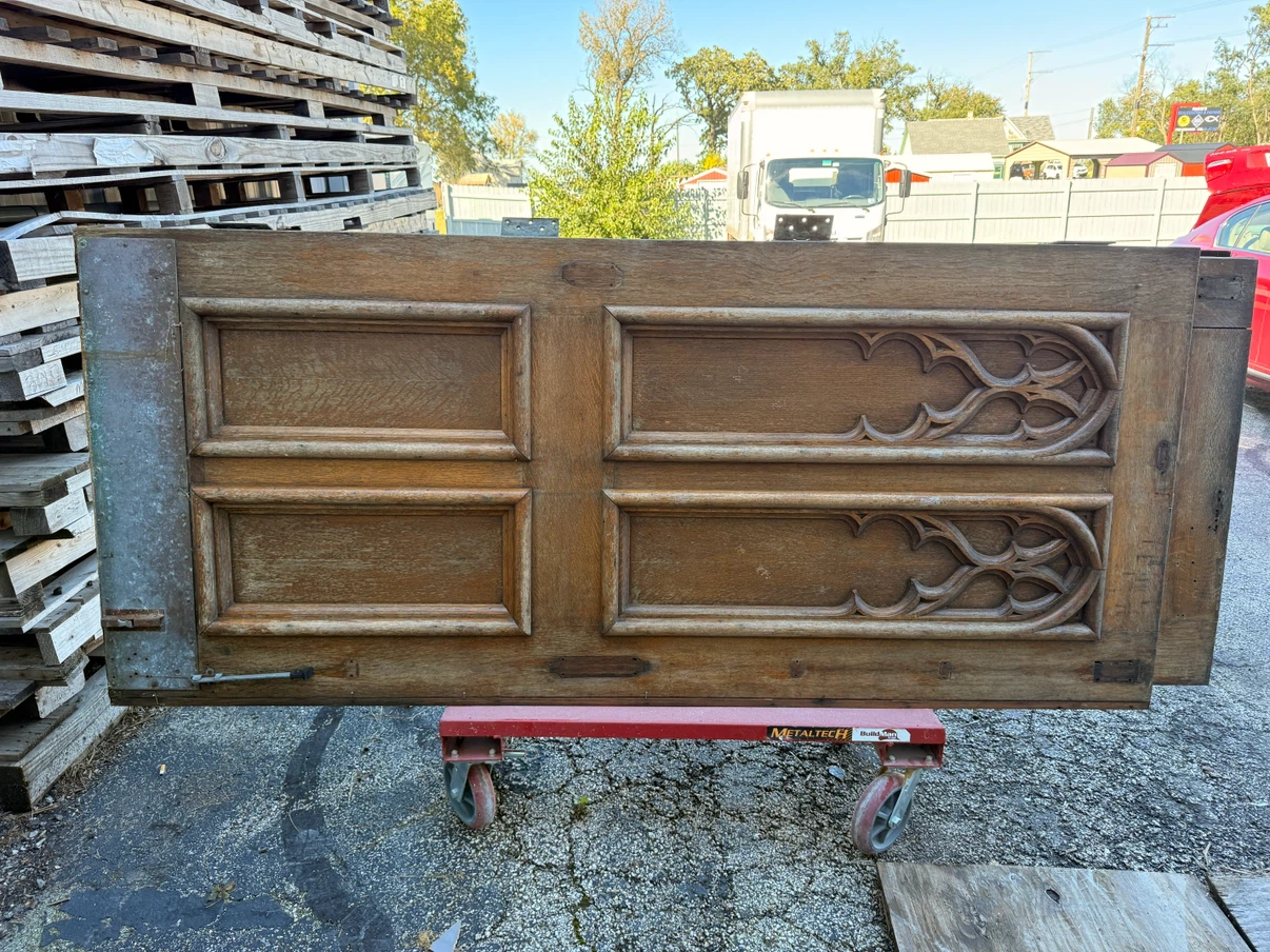 Vintage Oak Wood Door with Gothic Detailing - photo 5