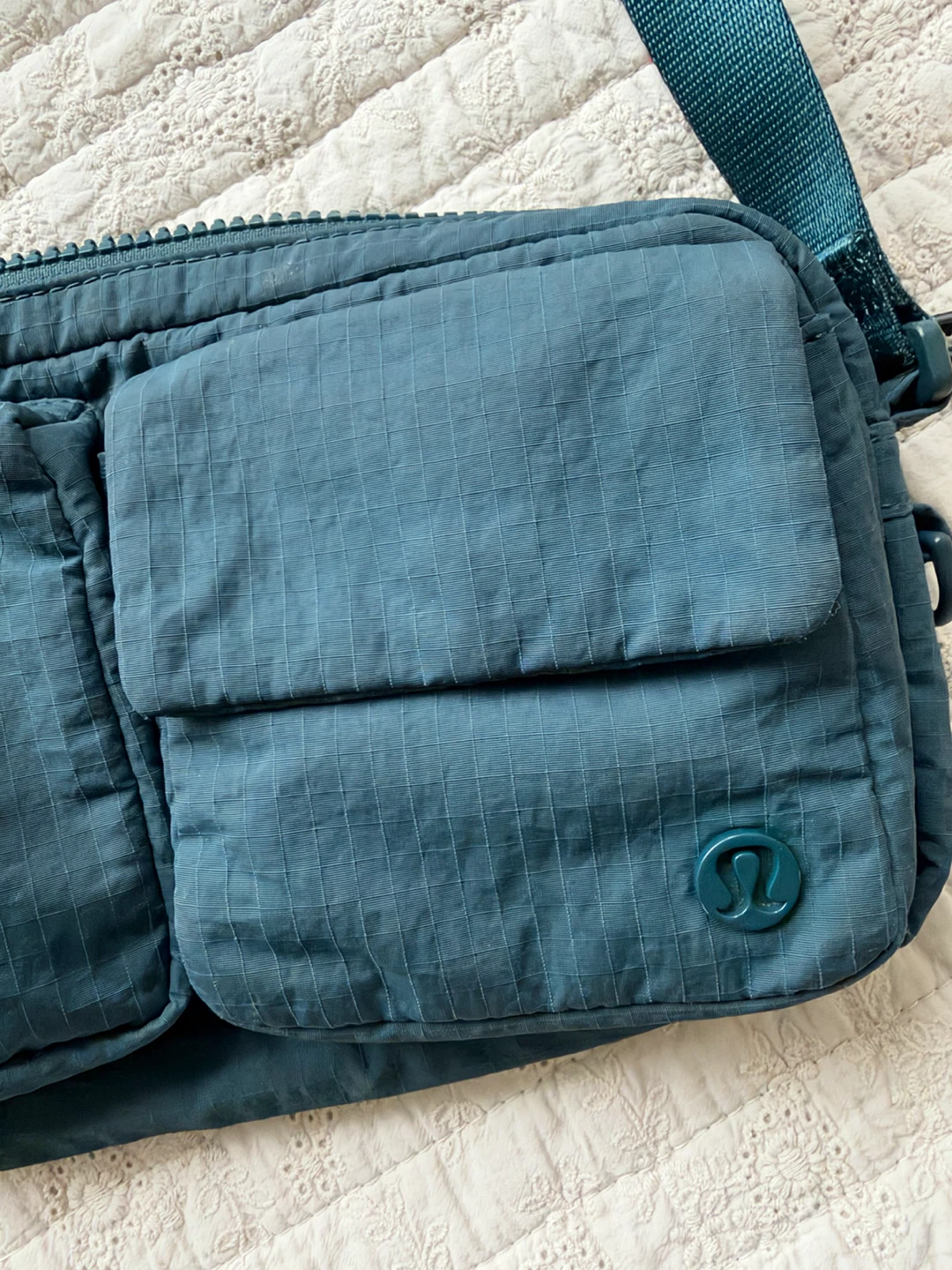 Lululemon Multi-Pocket Crossbody Bag 2.5L Green - photo 3