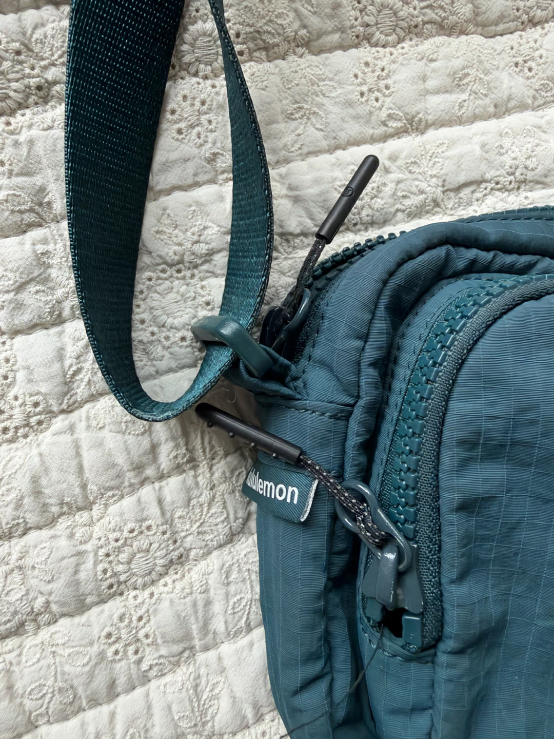 Lululemon Multi-Pocket Crossbody Bag 2.5L Green - photo 4