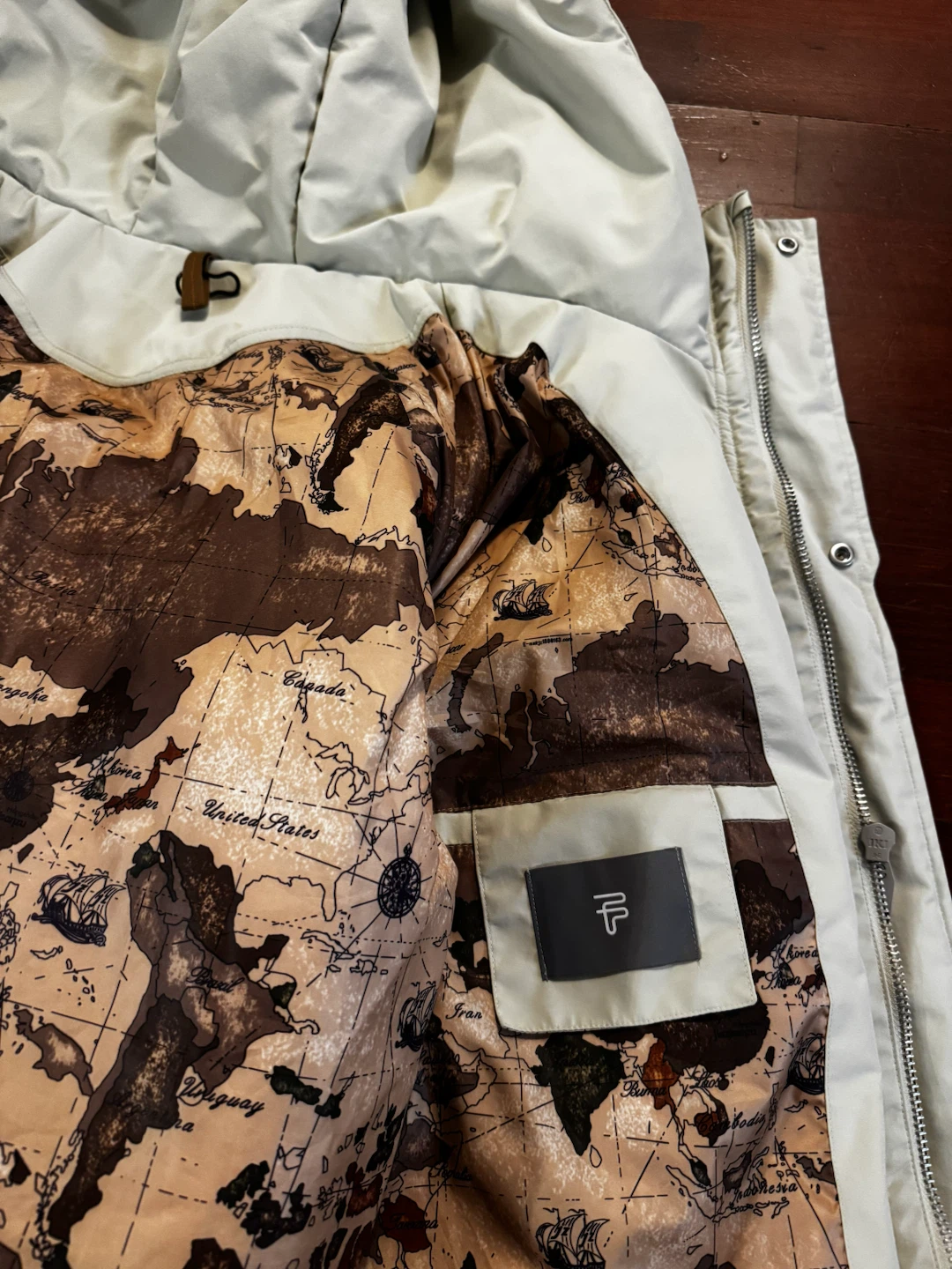Off-white hooded winter coat - photo 4