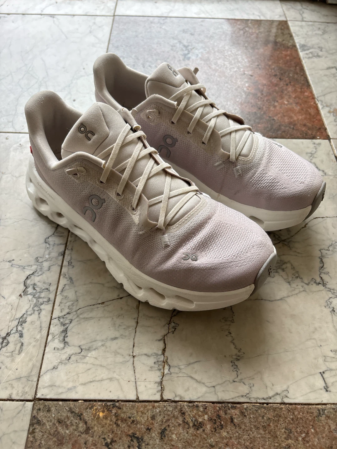 On Cloud tilt women’s 7.5