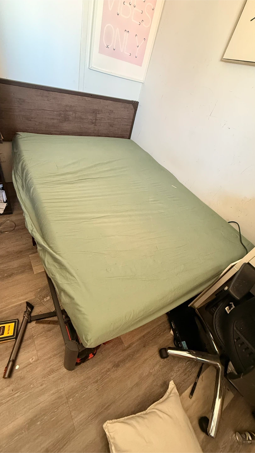 Full bed with frame with mattress