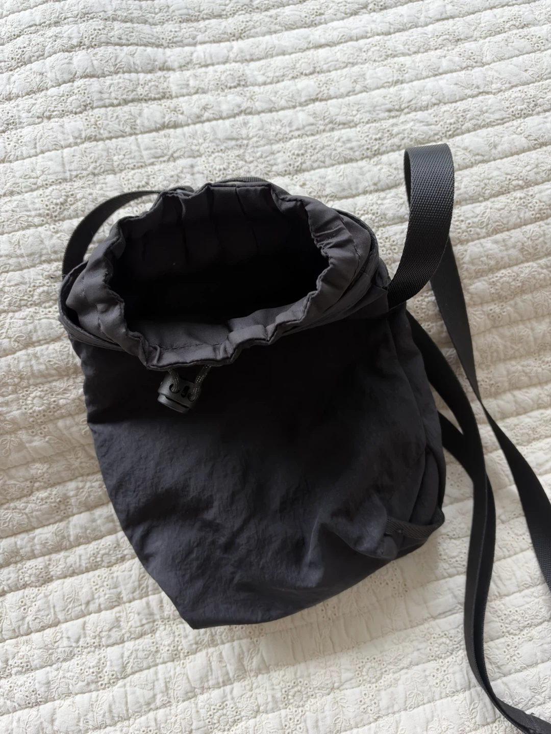 Water Bottle Crossbody with Front Pocket 2L Black - photo 3