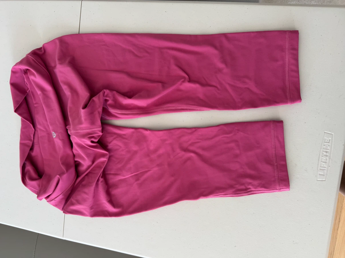Lululemon Pink Capri Leggings 10 double-lined thick - photo 4