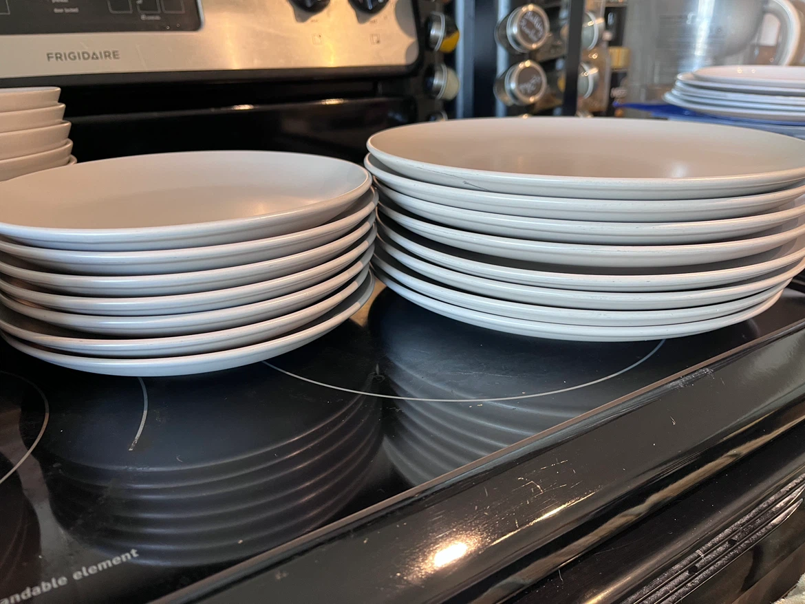 IKEA Set of Light Grey Dinnerware - photo 5