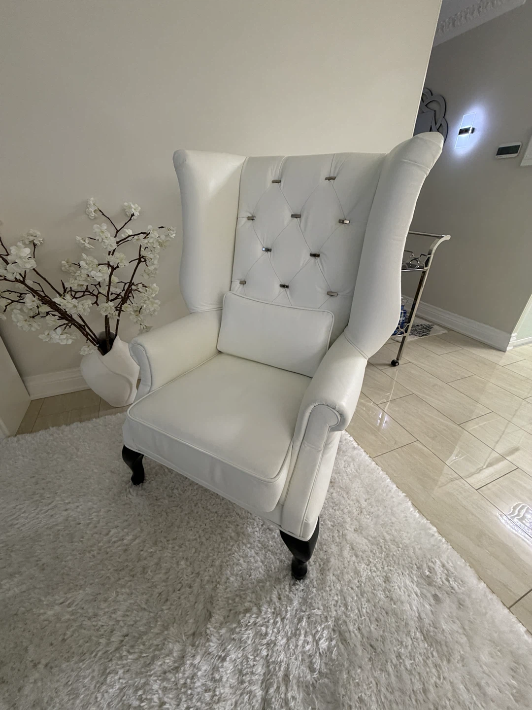 White Tufted Living Room Furniture Set - photo 3