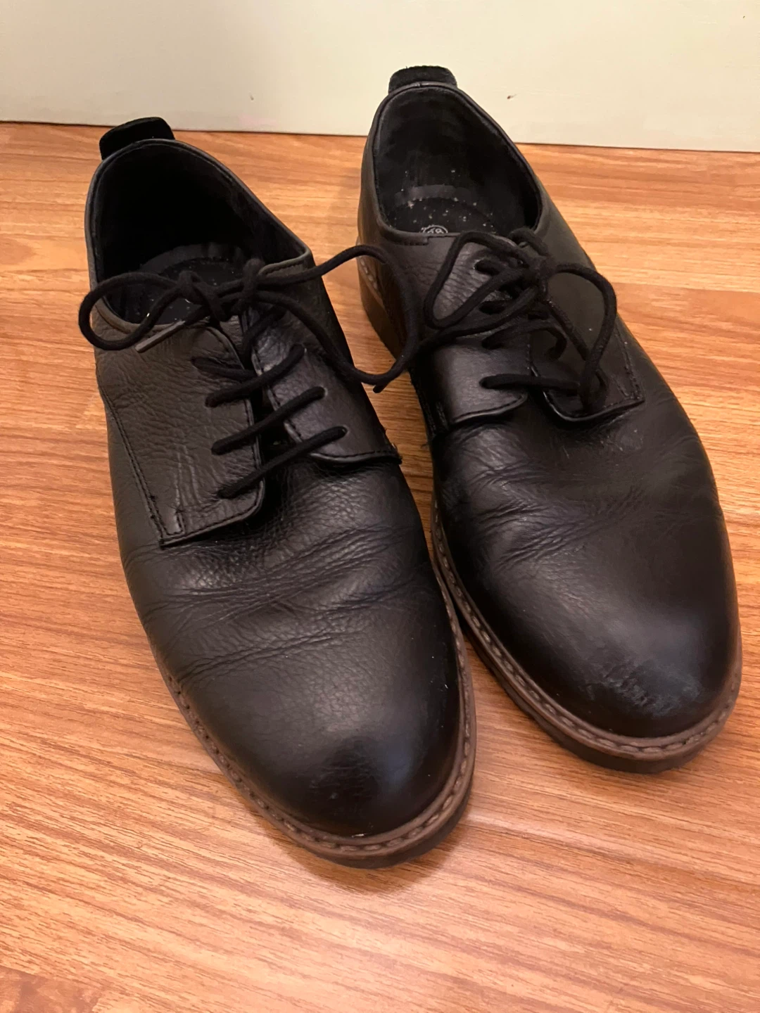 Women’s leather dress shoes black matte size 7.5
