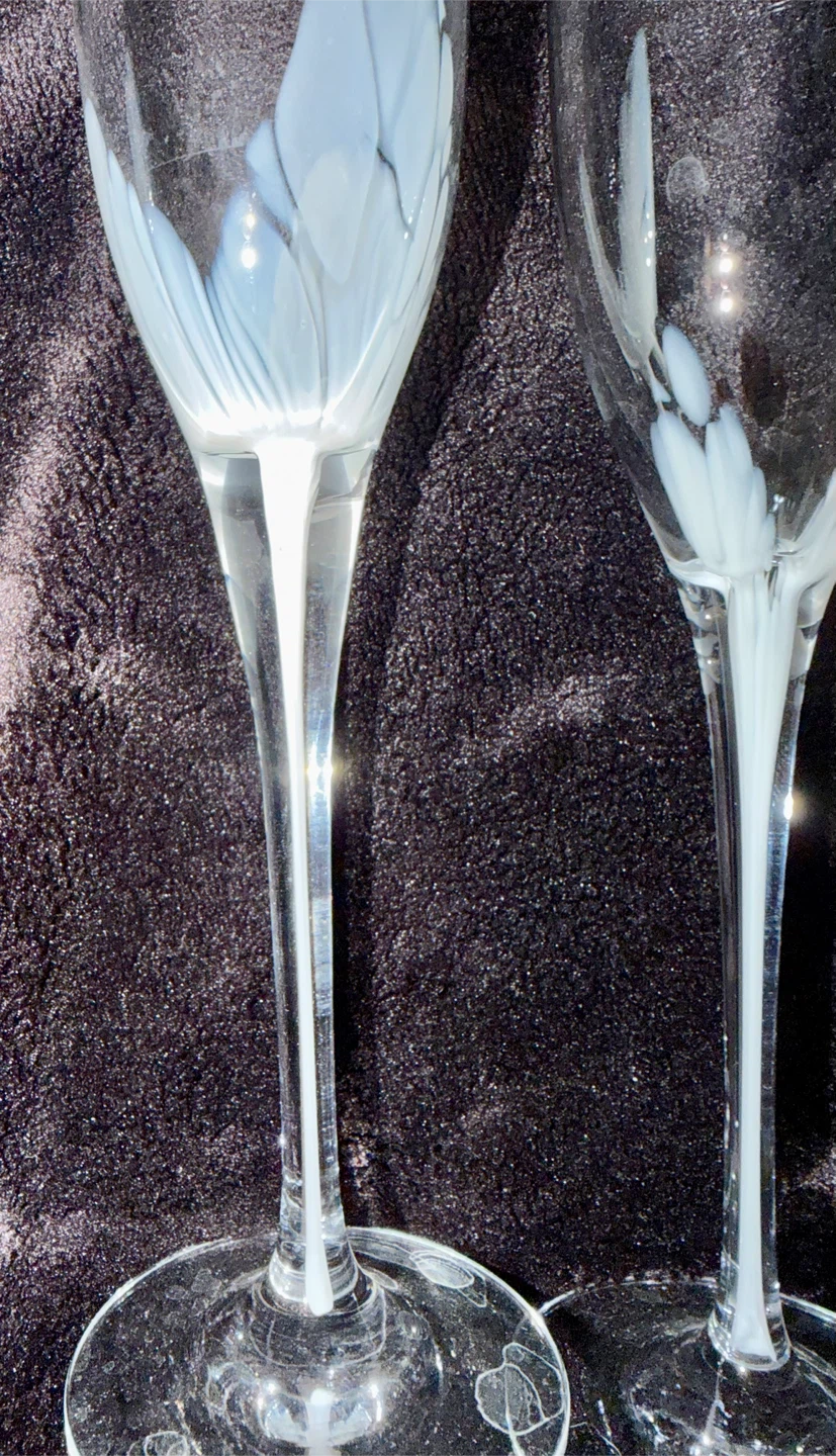 Set of 6 Hand-Blown White Feather Design Champagne Flutes - photo 4