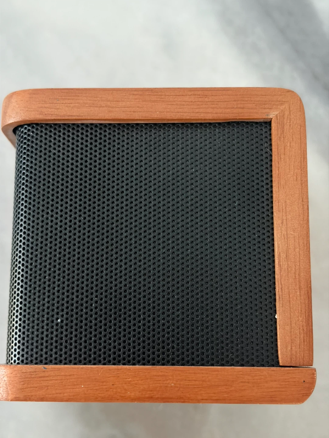 Delta branded wooden bluetooth speaker - photo 5