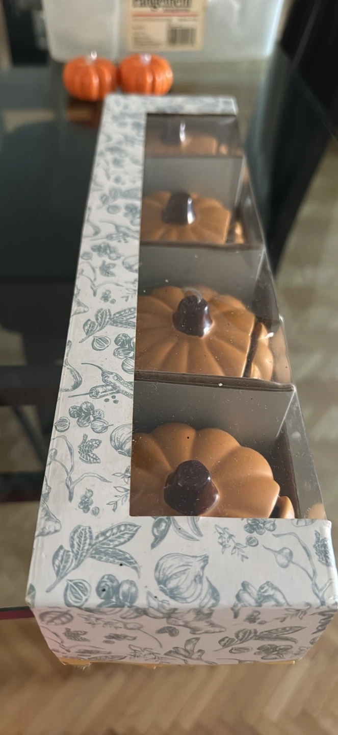 Pumpkin place card holders - photo 4