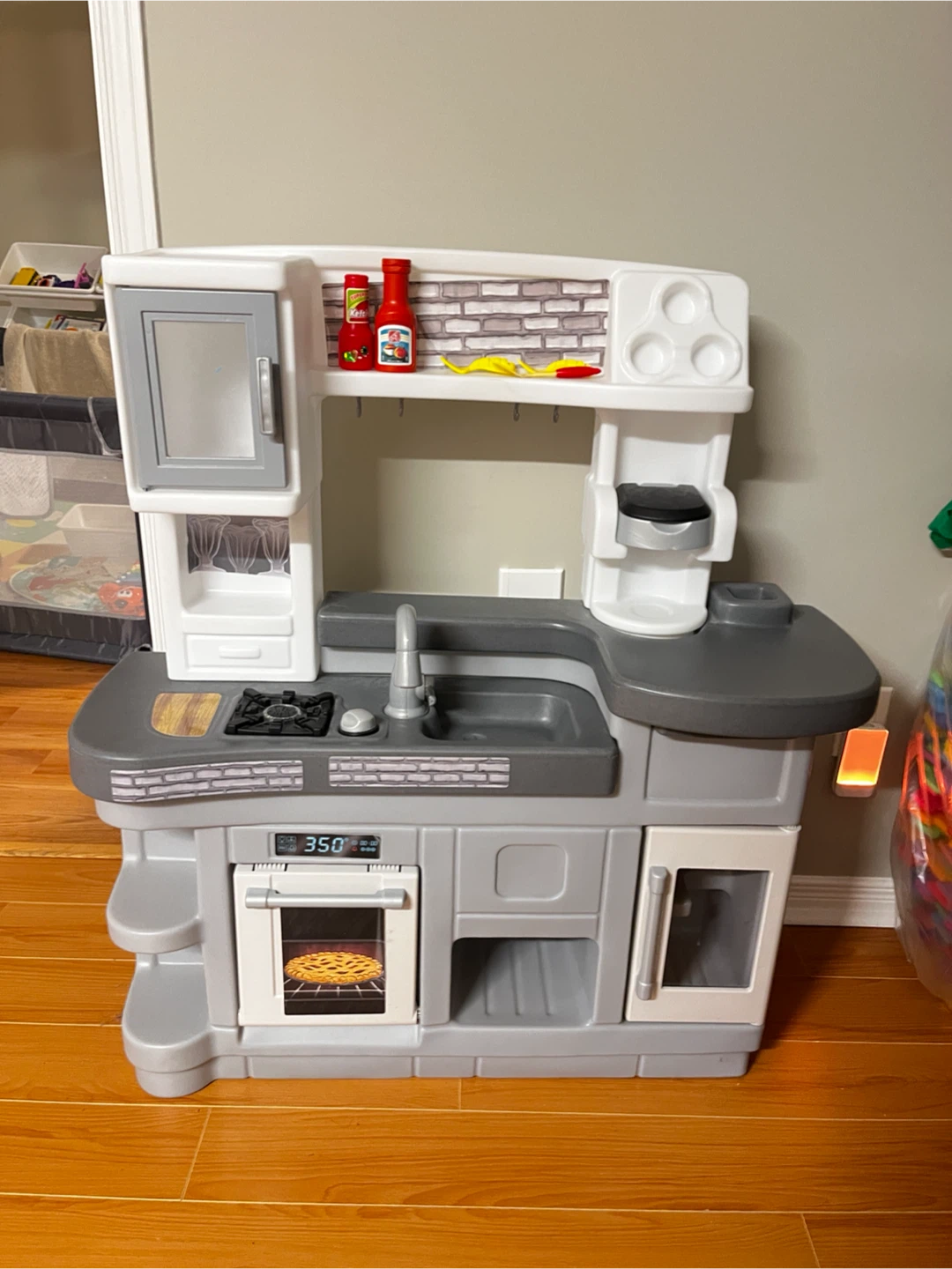 Step2 Lifestyle Play Kitchen for baby and kid