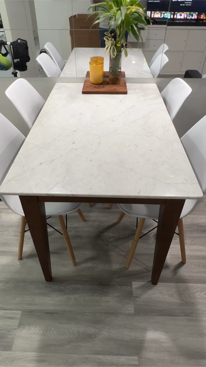 Solid Marble dining table  from structube - photo 2