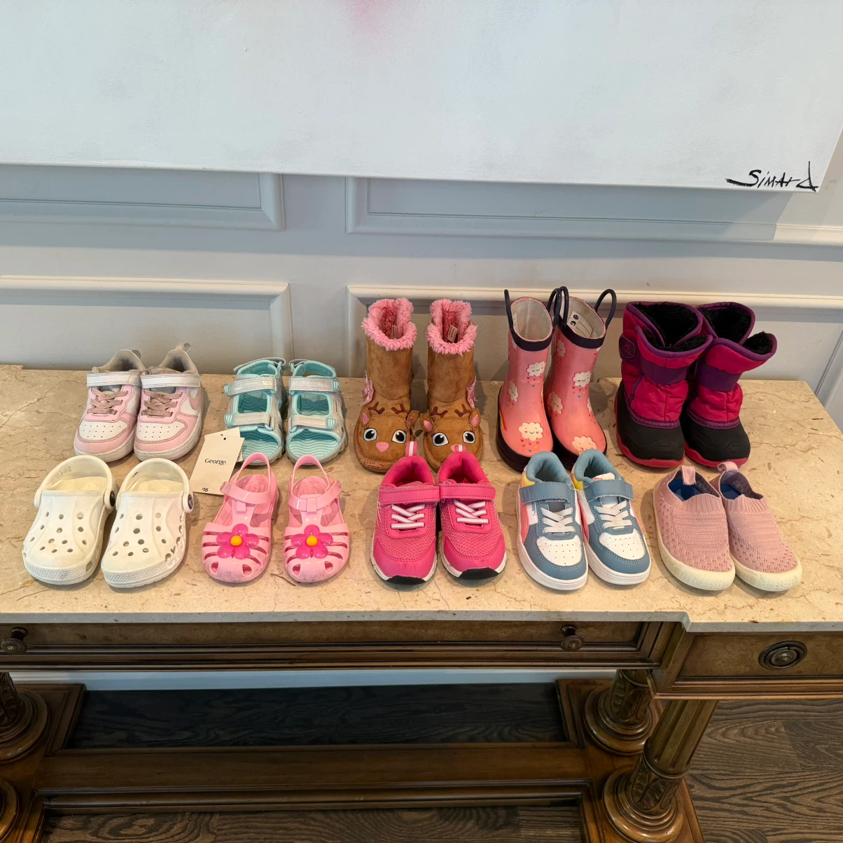 LOT of 10 brand name Child size 7 boots, shoes, sandals