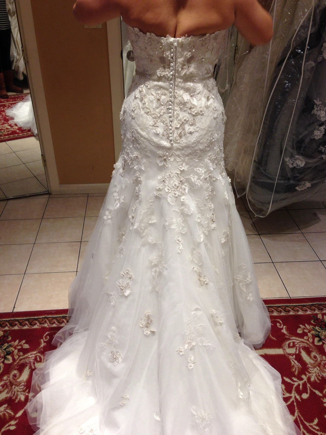 White Floral Lace Wedding Dress - photo 2