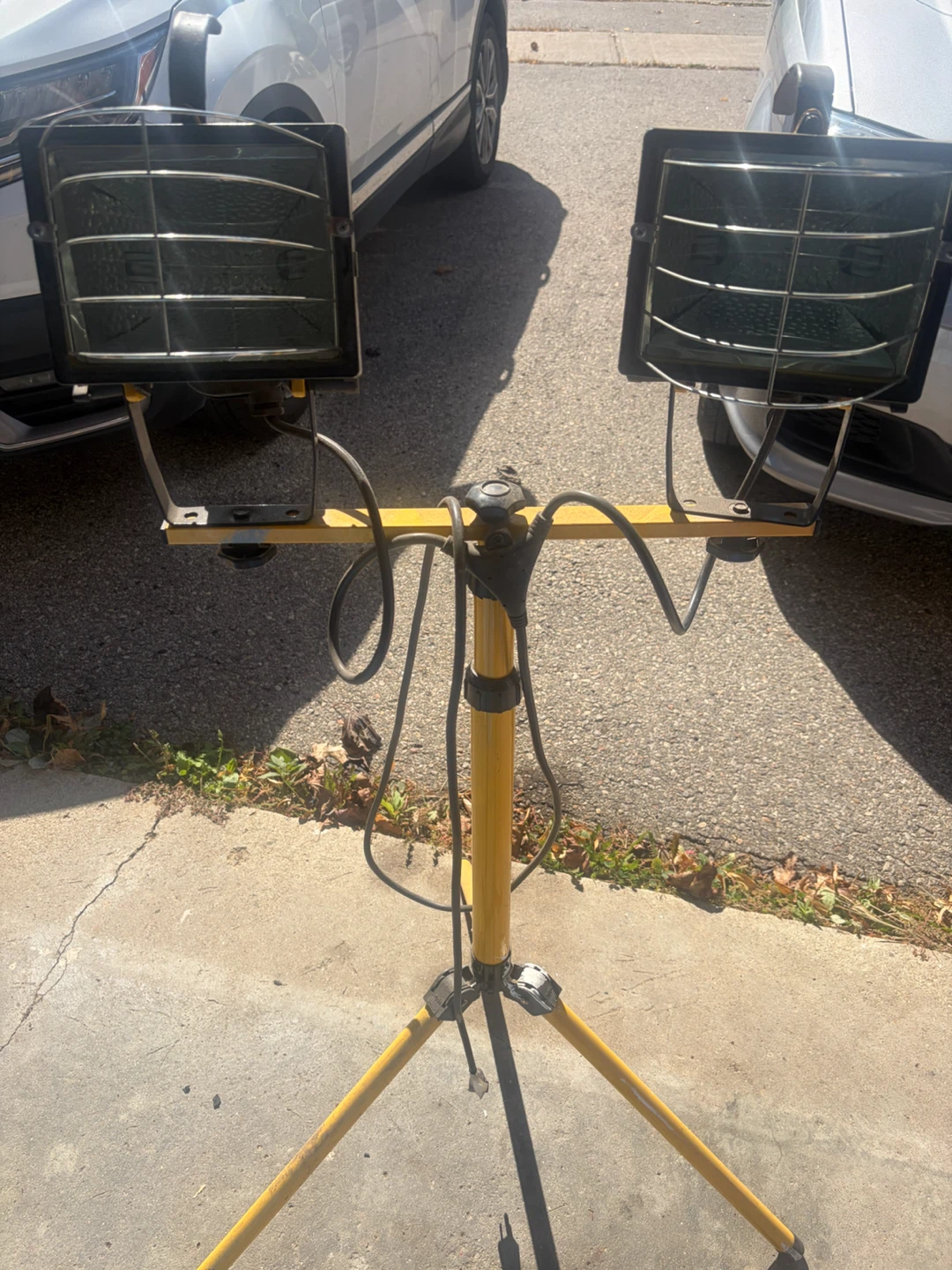 Dual Head Adjustable Work Light Stand