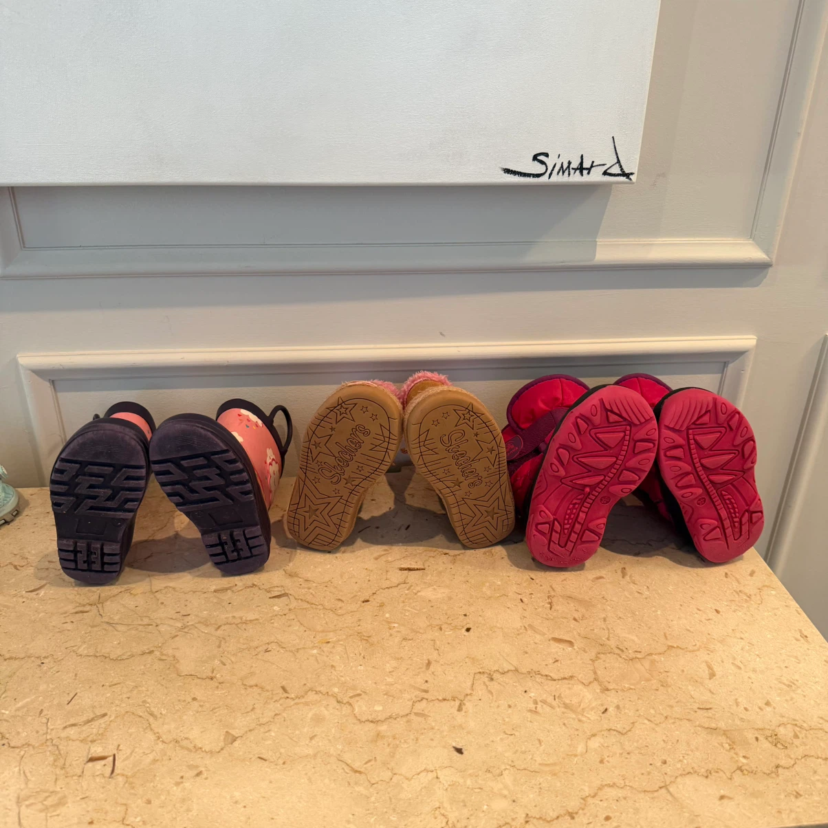 LOT of 3 Pairs of child size 7C Boots - photo 2