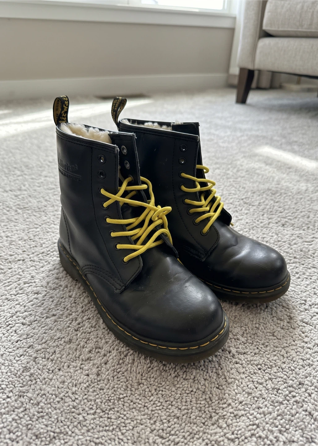 Dr. Martens Fur Lined Boots | Black | Size 8.5 🖤