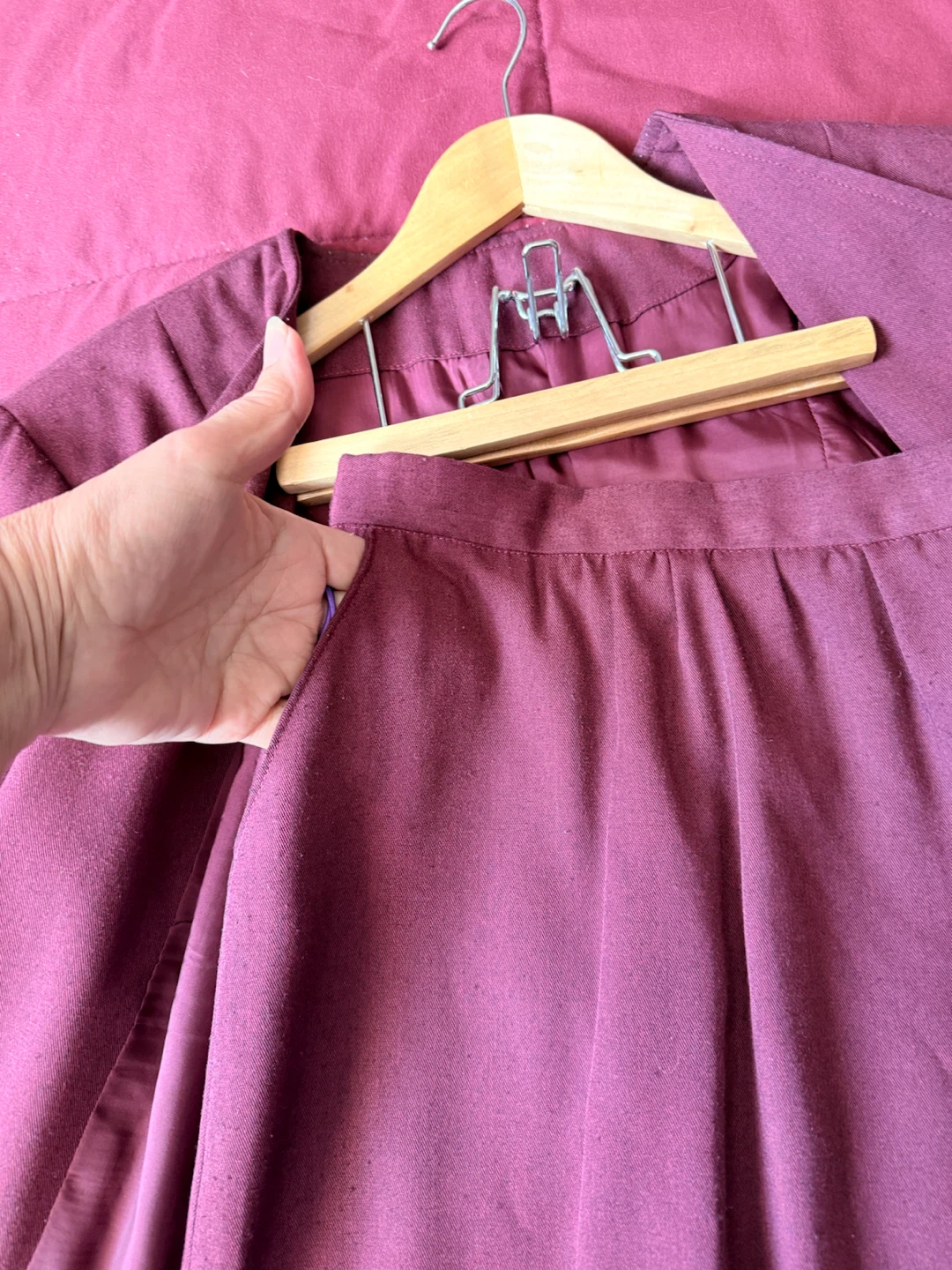 Burgundy Open Front Blazer & skirt/ Size 22