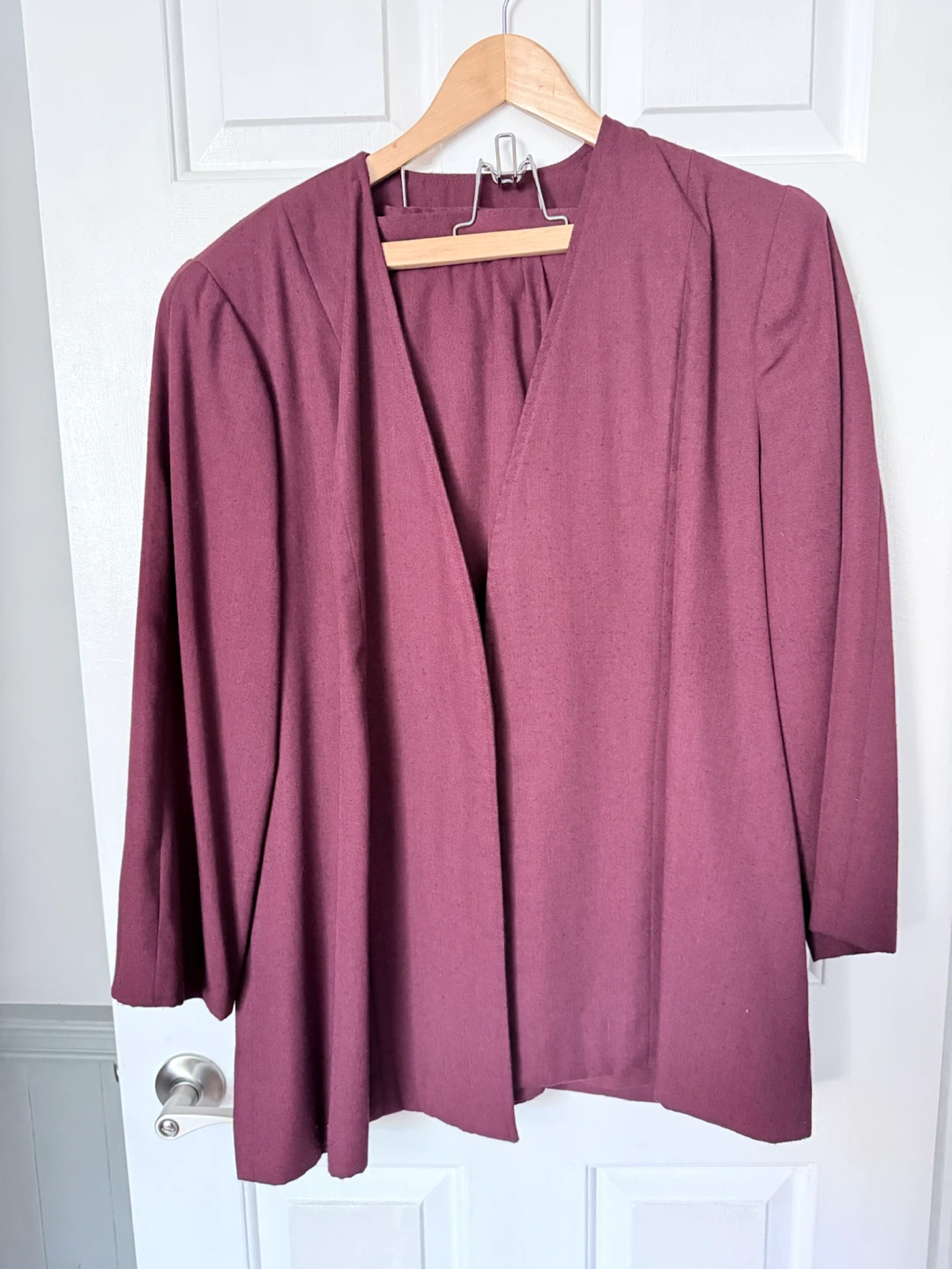 Burgundy Open Front Blazer & skirt/ Size 22 - photo 2