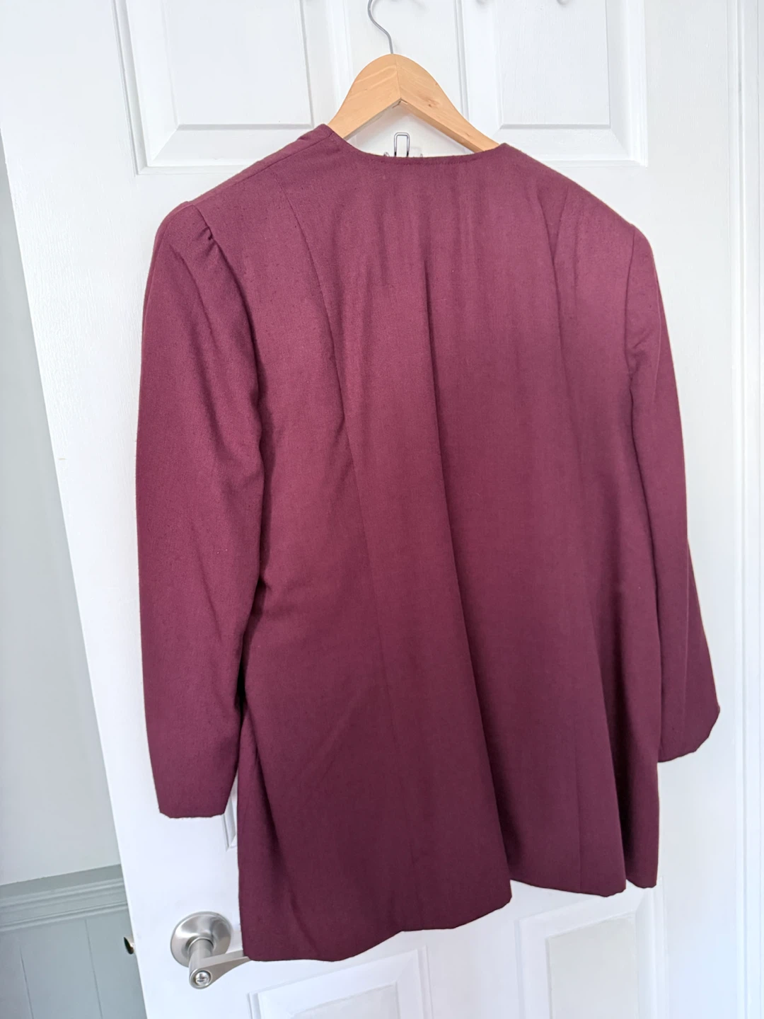Burgundy Open Front Blazer & skirt/ Size 22 - photo 4