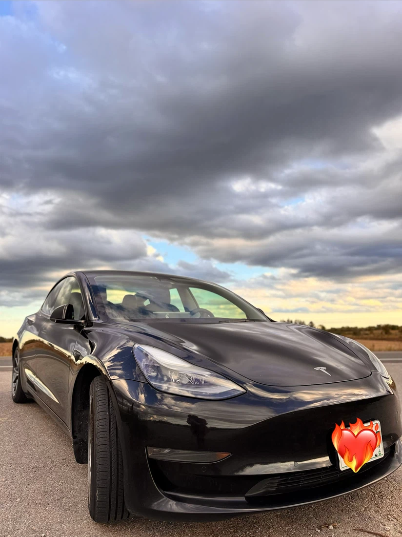 Tesla 2022 Model 3 Black