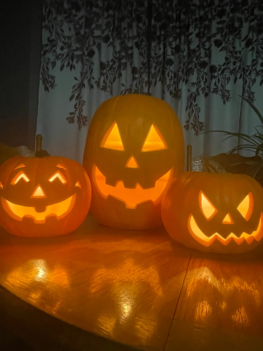 Plug-in light up Halloween pumpkins