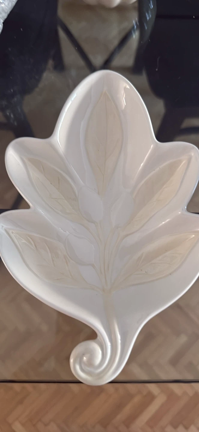 Lenox White leaf dish - photo 2