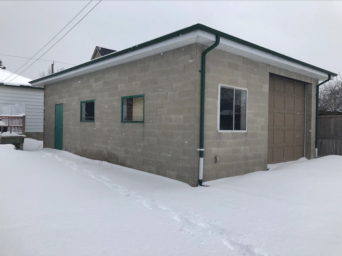 Big garage to protect your boat - photo 5