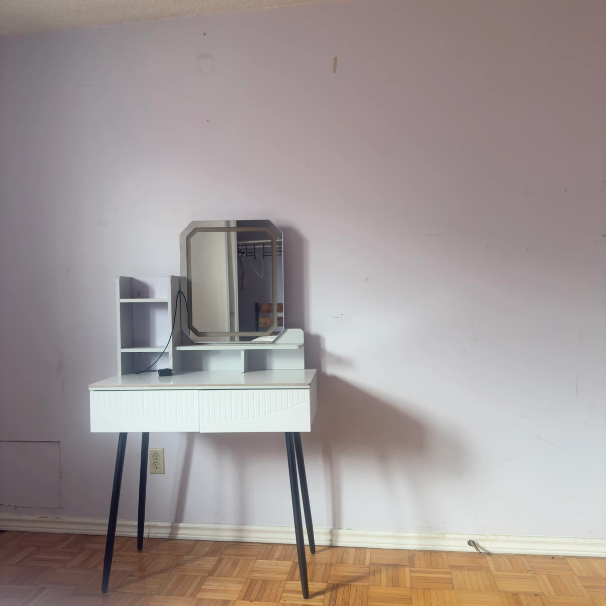 White Vanity Table with LED Mirror - photo 2