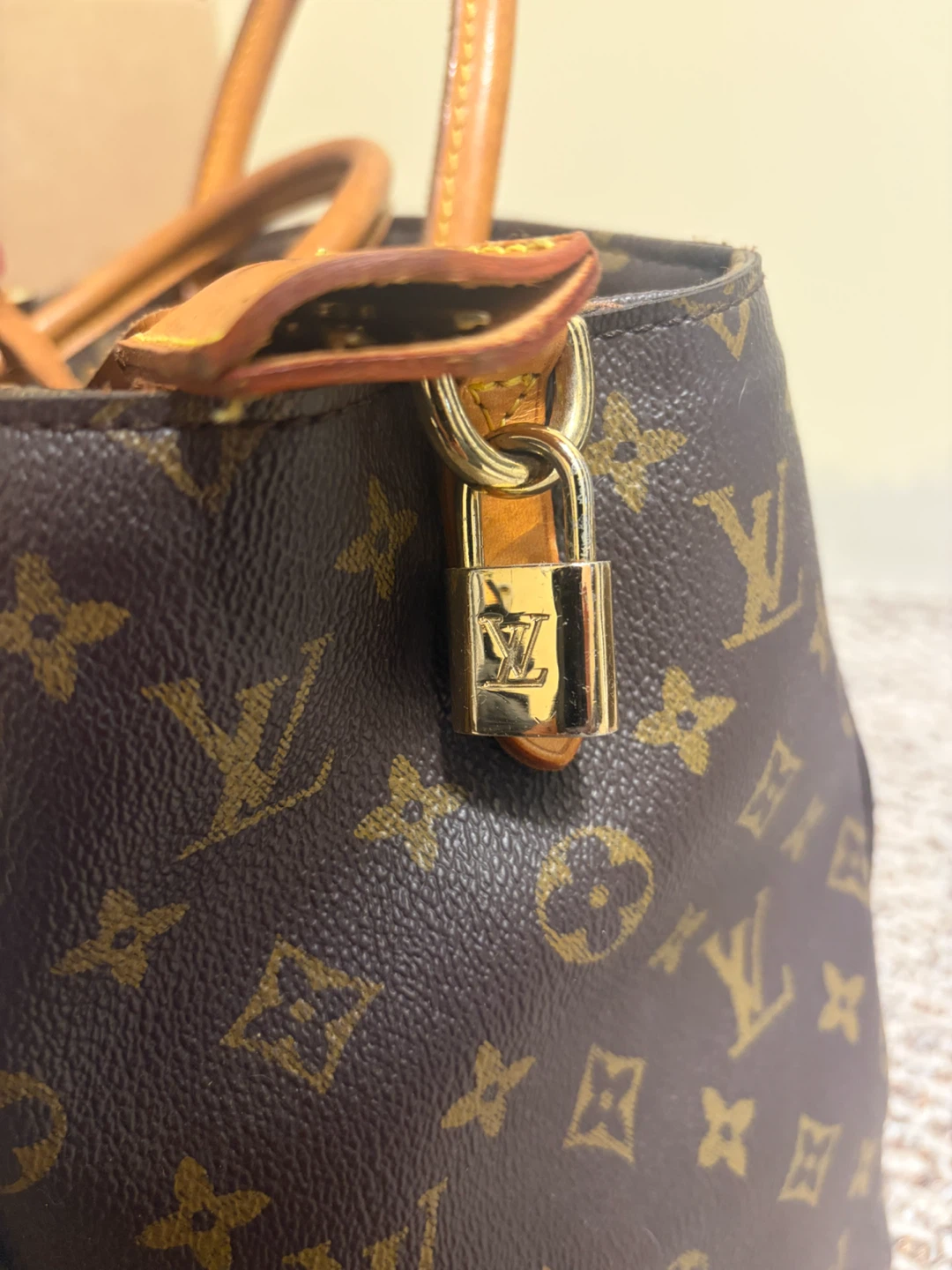 Louis Vuitton Monogram Tote Bag - photo 3