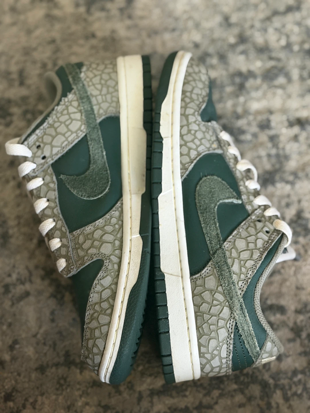 Nike Dunk Low Sneakers Green Size 8.5 US - photo 3