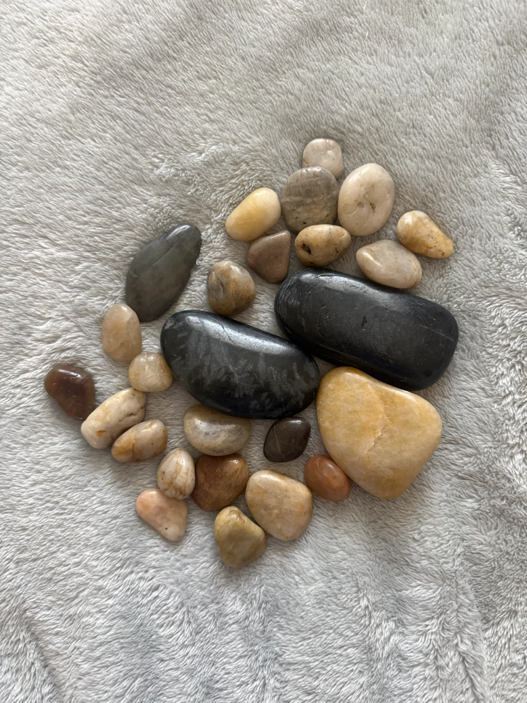 Decorative Smooth River Stones Collection - 26 pieces